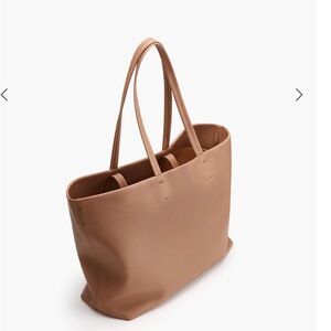 Guyana Classic Easy Tote in Caramel with tote insert